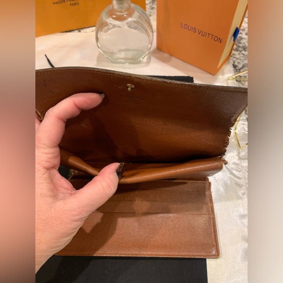 Louis Vuitton checkbook trifold wallet - Picture 9 of 15